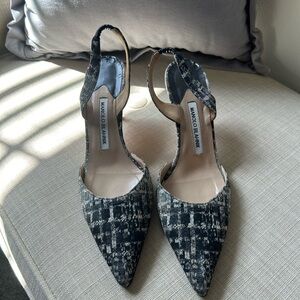 Manolo Blahnik Sling Back -